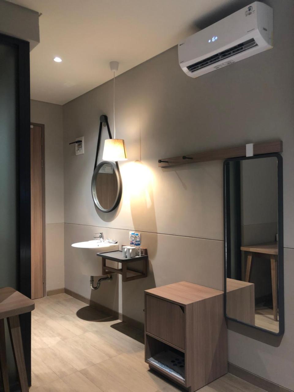 Citrip Hotel Simpang Lima Semarang Exterior photo